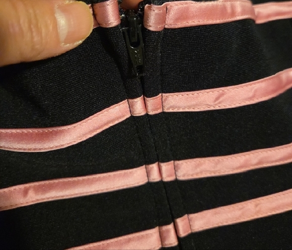 Cache Black and Pink Striped Crop Top - Picture 2 of 4